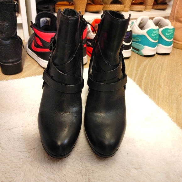 Vince Camuto Signature Booties - Picture 5 of 7